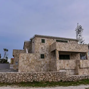 Sana Apartment Vir